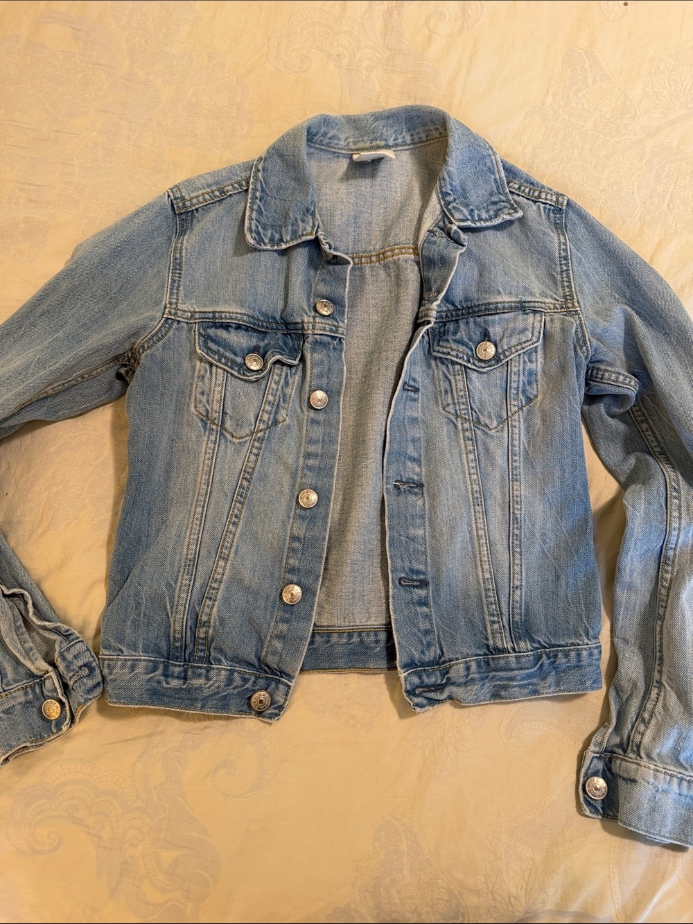 Women’s H&M Light Blue 100% Cotton Denim Jacket - size 4